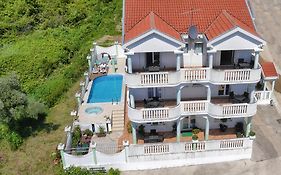 Apartments Villa Happy