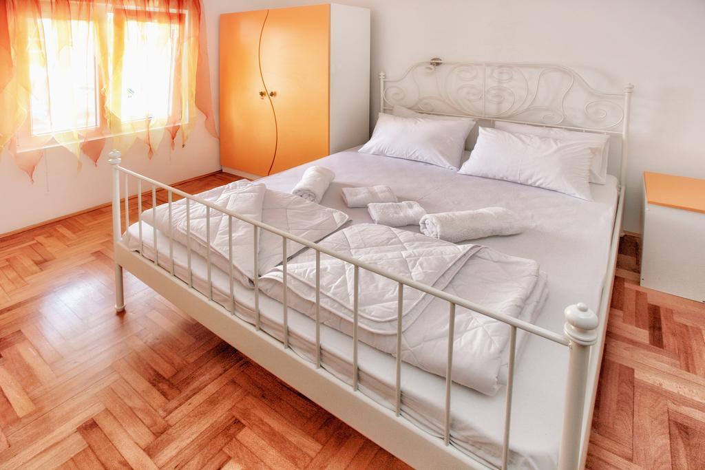 Apartments Villa Happy Mrcevac Extérieur photo
