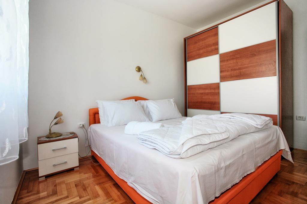 Apartments Villa Happy Mrcevac Extérieur photo
