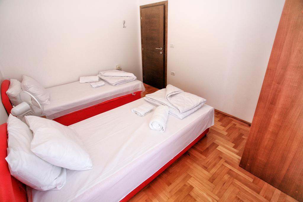 Apartments Villa Happy Mrcevac Extérieur photo