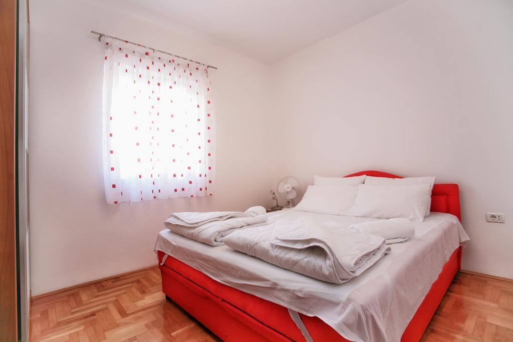 Apartments Villa Happy Mrcevac Extérieur photo