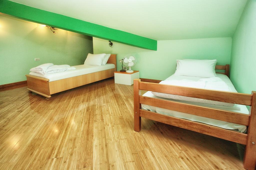 Apartments Villa Happy Mrcevac Extérieur photo