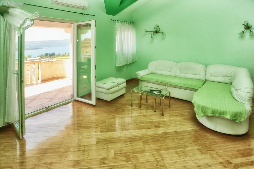 Apartments Villa Happy Mrcevac Extérieur photo
