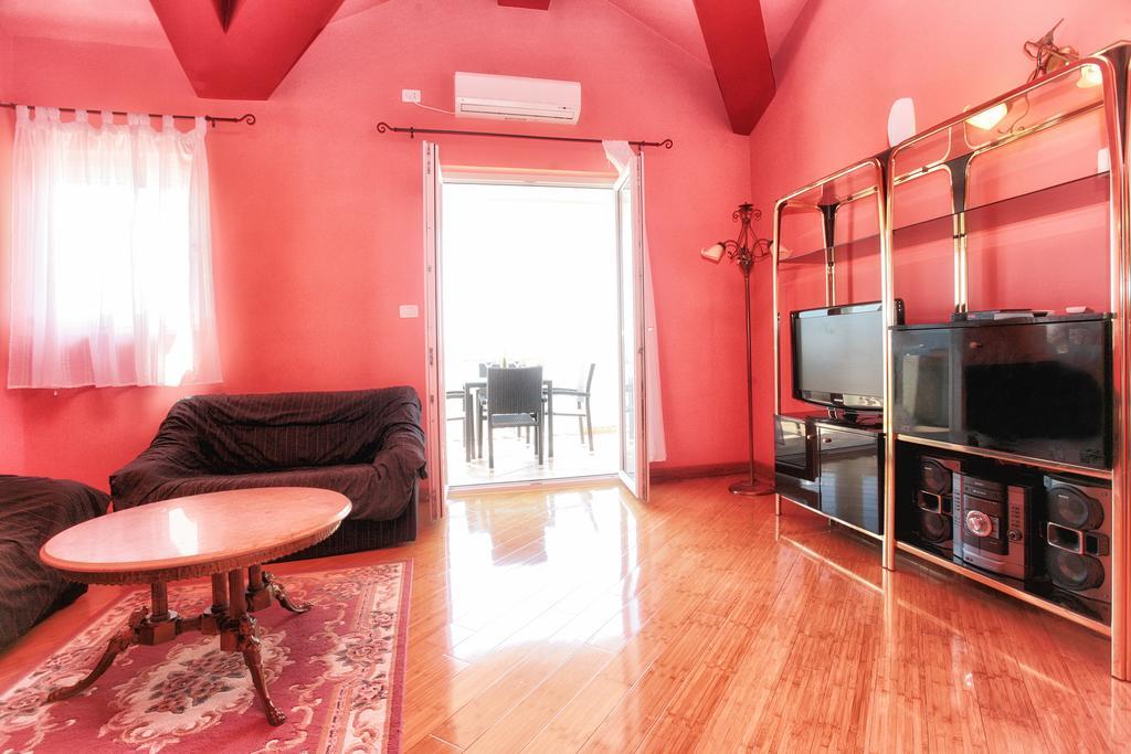 Apartments Villa Happy Mrcevac Extérieur photo