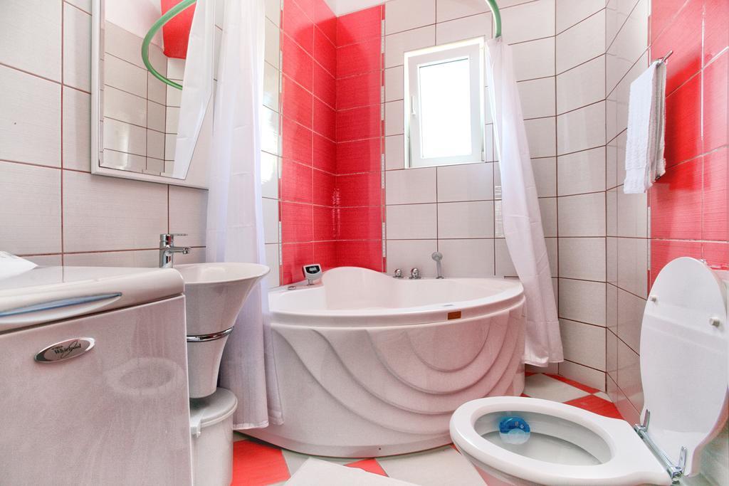 Apartments Villa Happy Mrcevac Extérieur photo