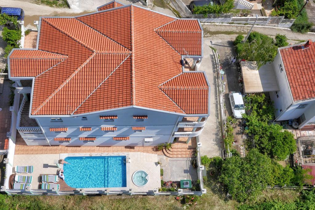 Apartments Villa Happy Mrcevac Extérieur photo