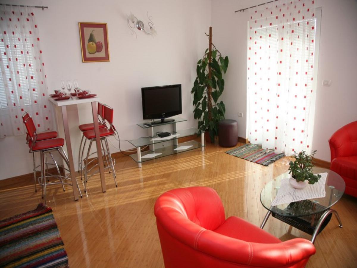 Apartments Villa Happy Mrcevac Extérieur photo