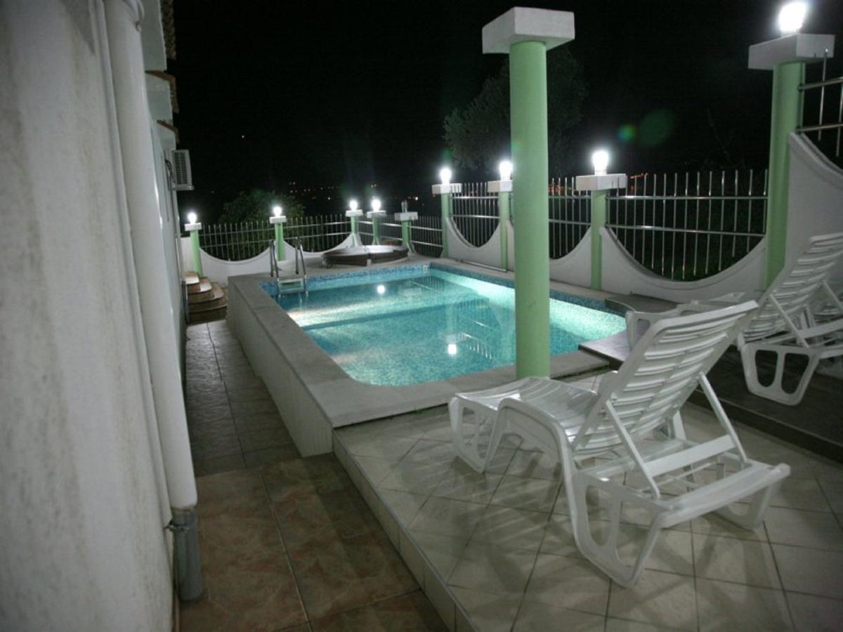 Apartments Villa Happy Mrcevac Extérieur photo